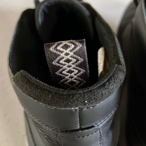 UGG Union Chukka Black EUC Men’s 12 - Picture 5 of 8